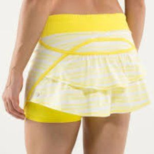 Lululemon 8 TRACK ATTACK skirt Twin Stripe yellow